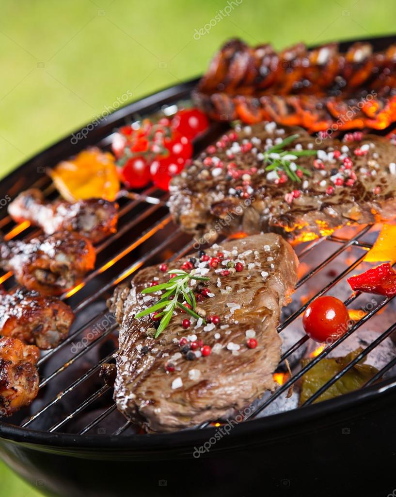 depositphotos_113253102-stock-photo-delicious-beef-meat-with-vegetable.jpg