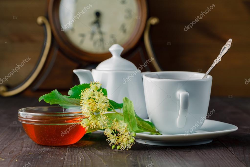 depositphotos_115628460-stock-photo-evening-tea-cup-for-health.jpg