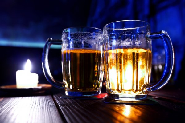 depositphotos_124788520-stock-photo-two-mugs-of-beer.jpg