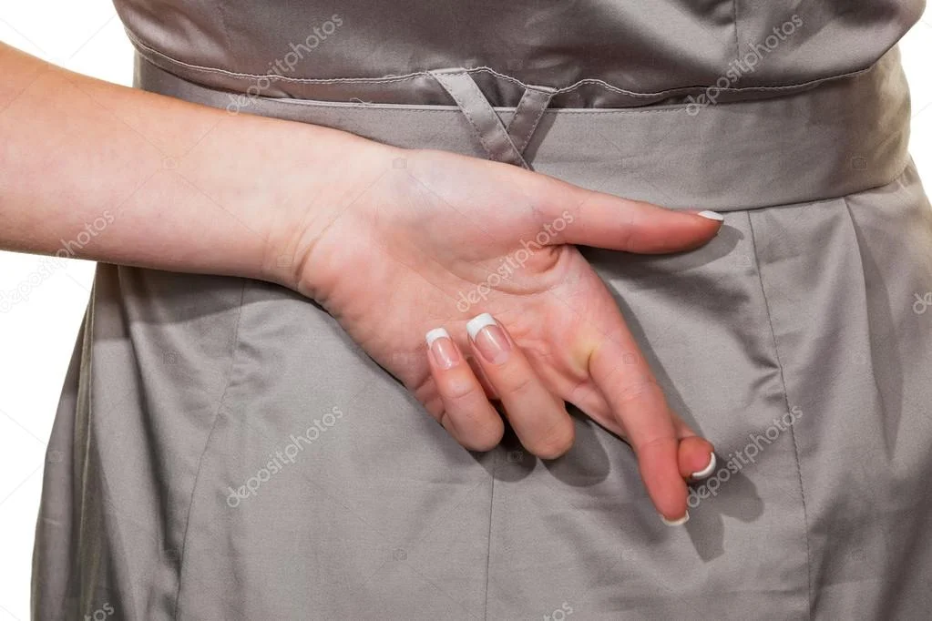 depositphotos_14030579-stock-photo-crossed-fingers.webp