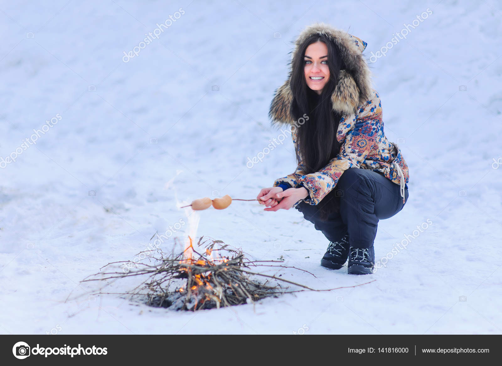 depositphotos_141816000-stock-photo-outdoors-winter-barbecue-woman-cooking.jpg