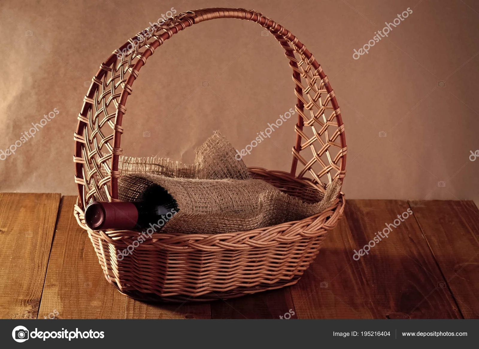 depositphotos_195216404-stock-photo-basket-with-bottle-of-wine.webp