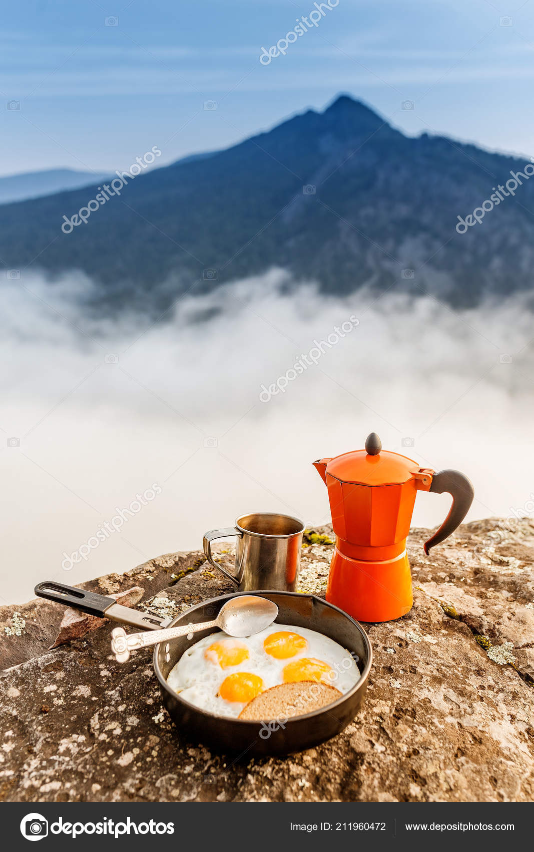 depositphotos_211960472-stock-photo-breakfast-meal-fried-eggs-pan.jpg