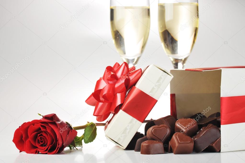 depositphotos_2653129-stock-photo-champagne-and-chocolate.jpg