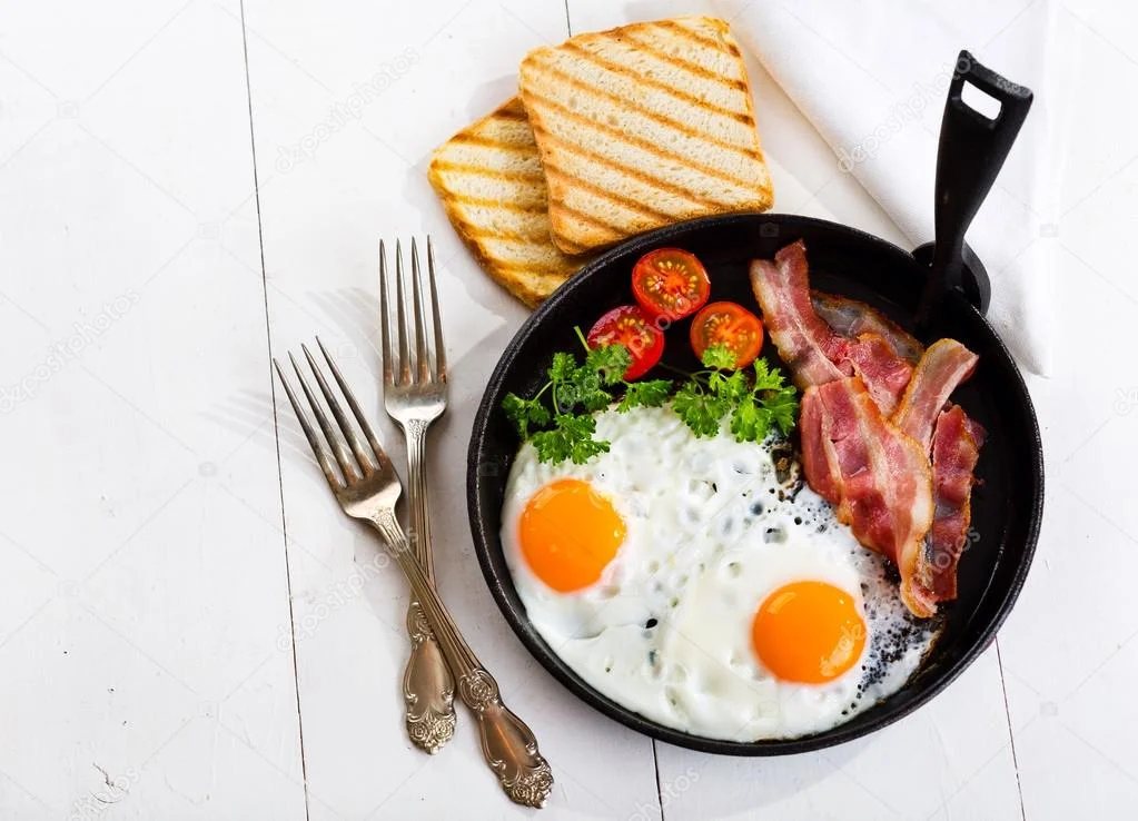 depositphotos_35182531-stock-photo-breakfast-with-fried-eggs.webp