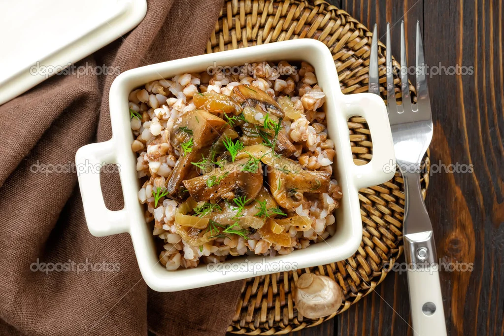 depositphotos_41519355-Buckwheat-porridge-with-mushrooms.webp