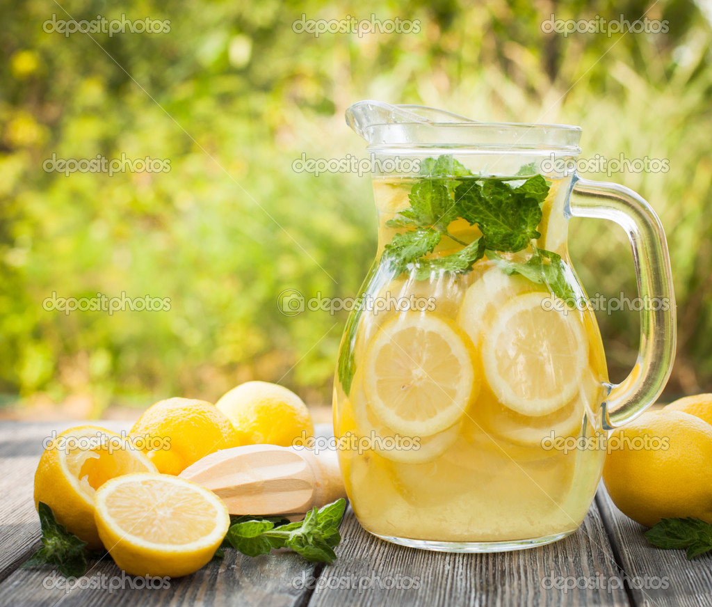 depositphotos_50079363-stock-photo-lemonade-in-the-jug.jpg