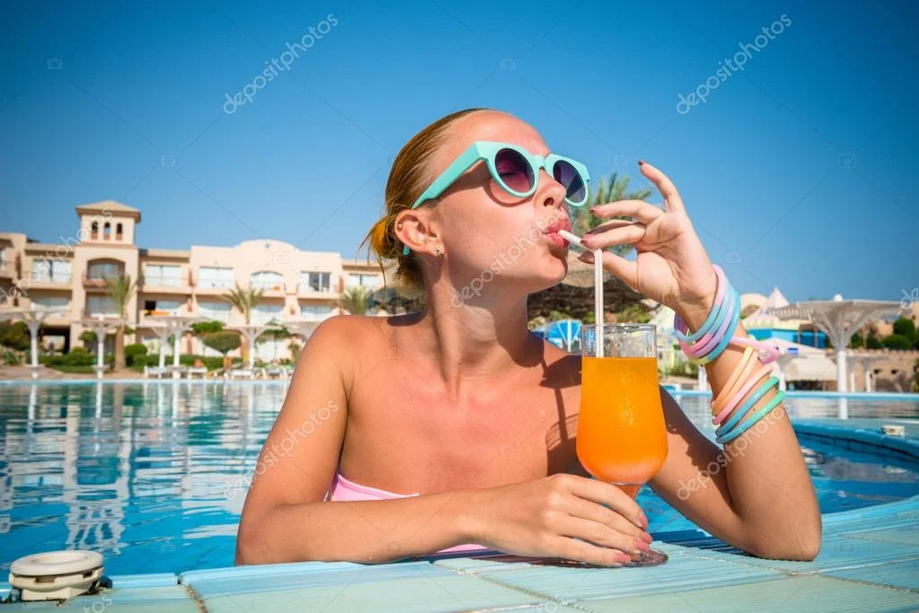 depositphotos_51819879-stock-photo-girl-in-pool-bar.webp