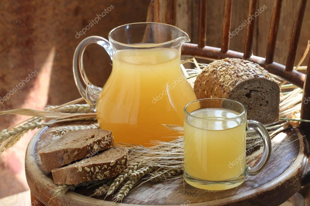 depositphotos_76190665-stock-photo-kvass-kvas-in-a-transparent.webp