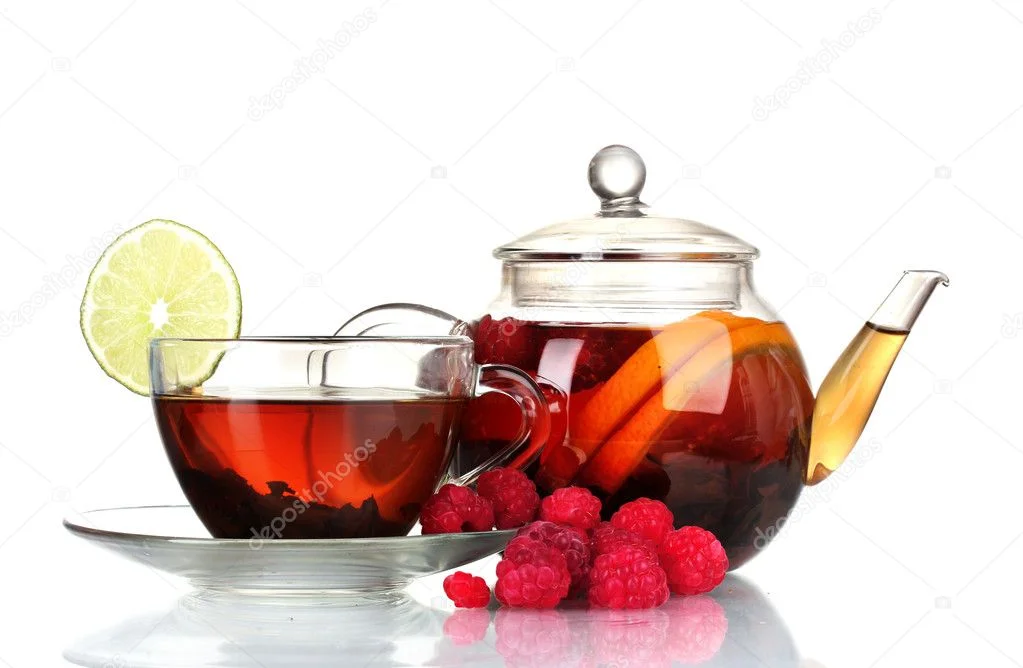 depositphotos_8119125-stock-photo-black-fruit-tea-in-glass.webp