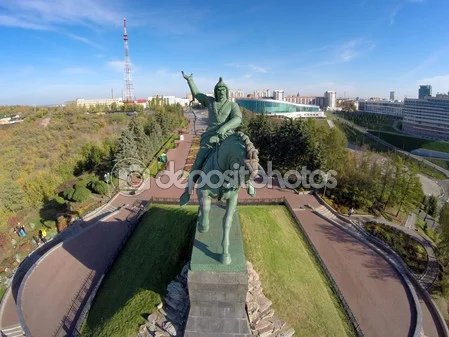 depositphotos_85675166-aerial-view-on-Salavat-Yulaev-monument-in-Ufa.webp