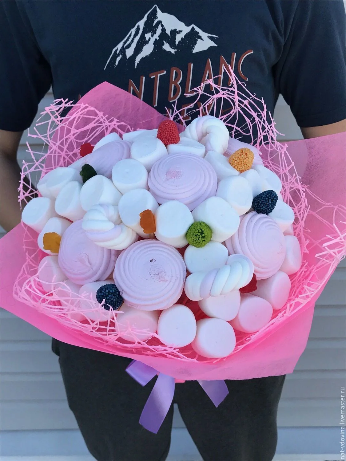 eef9130d64cf38fd14ddf55918vx--podarki-k-prazdnikam-sladkij-buket.webp
