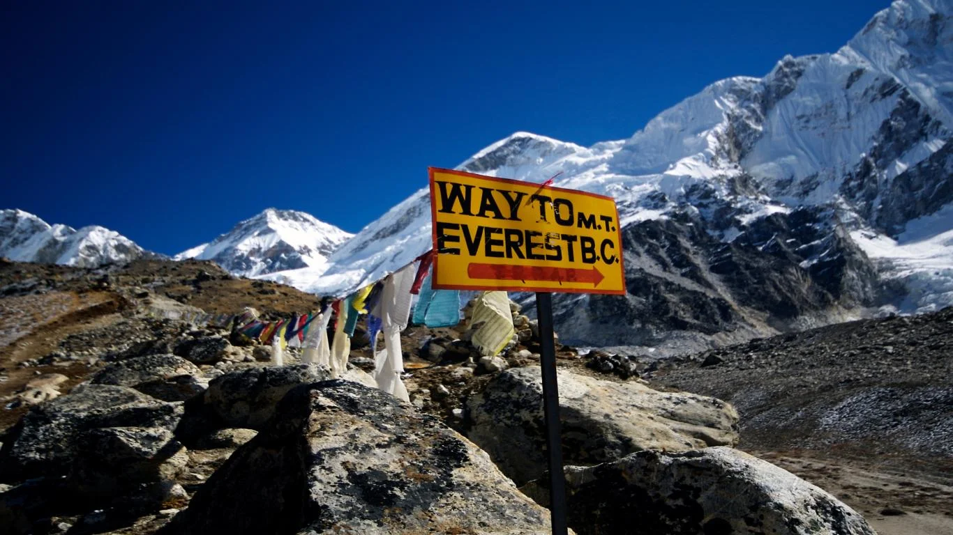 everest-base-camp-wallpaper,1366x768,58031.webp