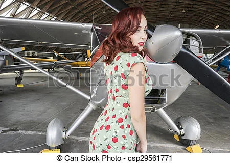 femme-redheaded-beauté-habillé-image_csp29561771.webp