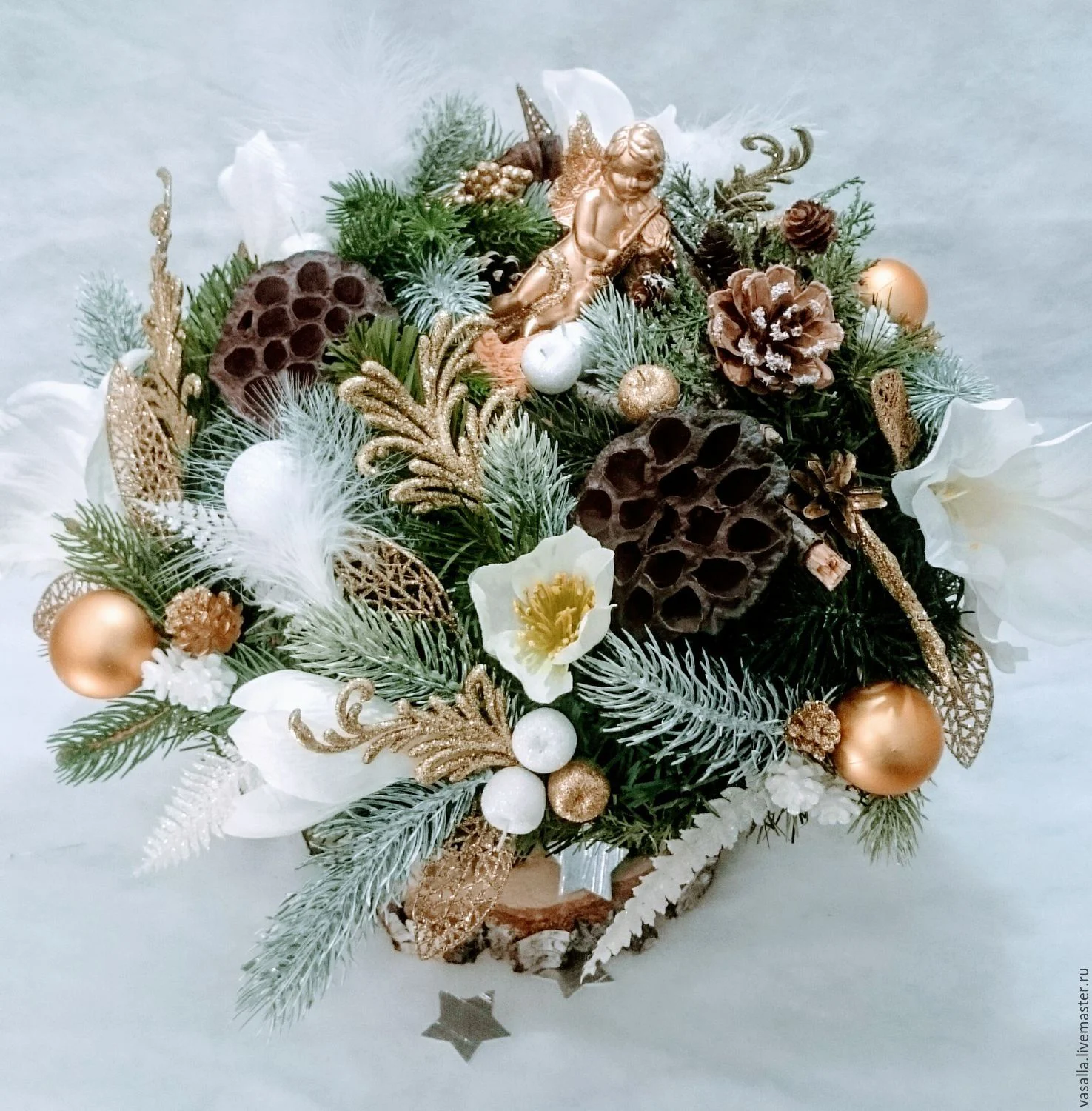 ff9ba8017de25938282f279458bd--podarki-k-prazdnikam-interernyj-novogodnij-buket-vals-tsvetov.webp