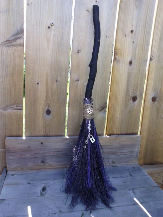 fff73bac0e6a7f6a1f571e80e4707461--witch-broom-altars.webp