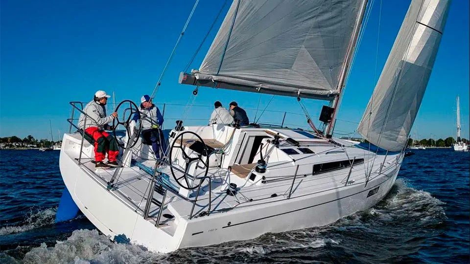 first-36-yakhta-goda (1).webp