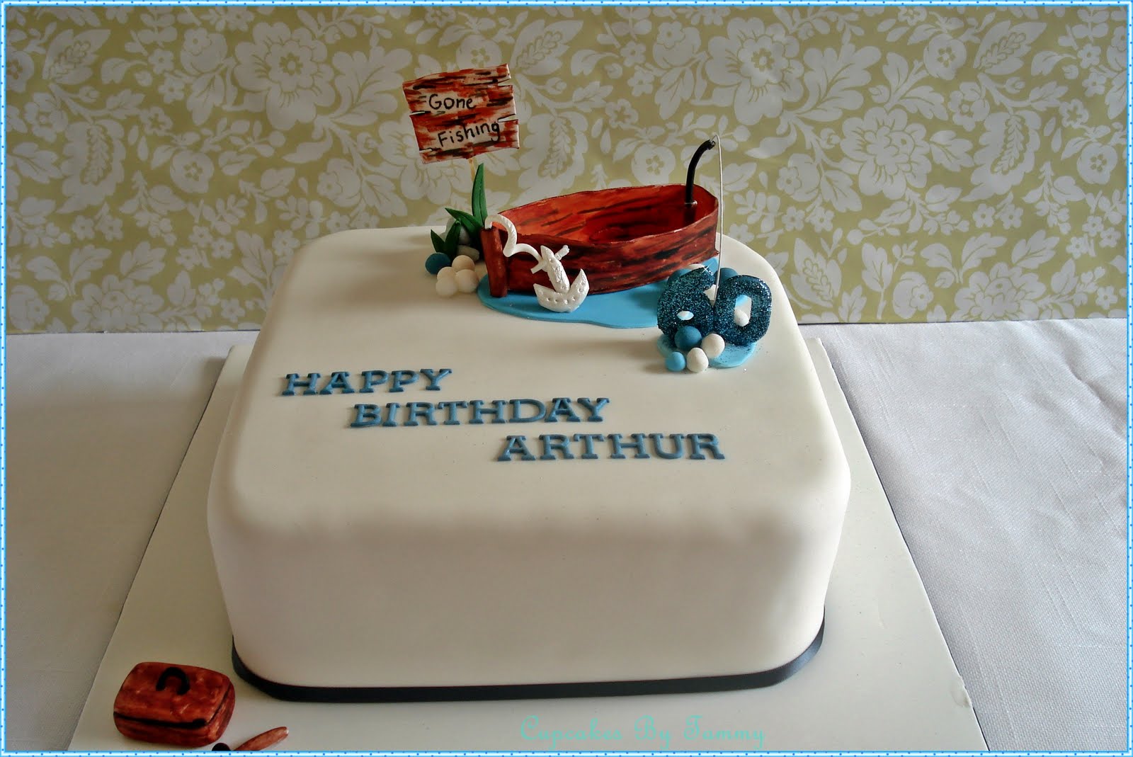 fishing cake 2011 001.jpg