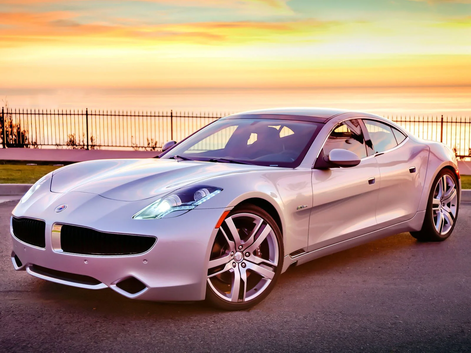 Fisker-Karma_2012_1600x1200_wallpaper_02.webp