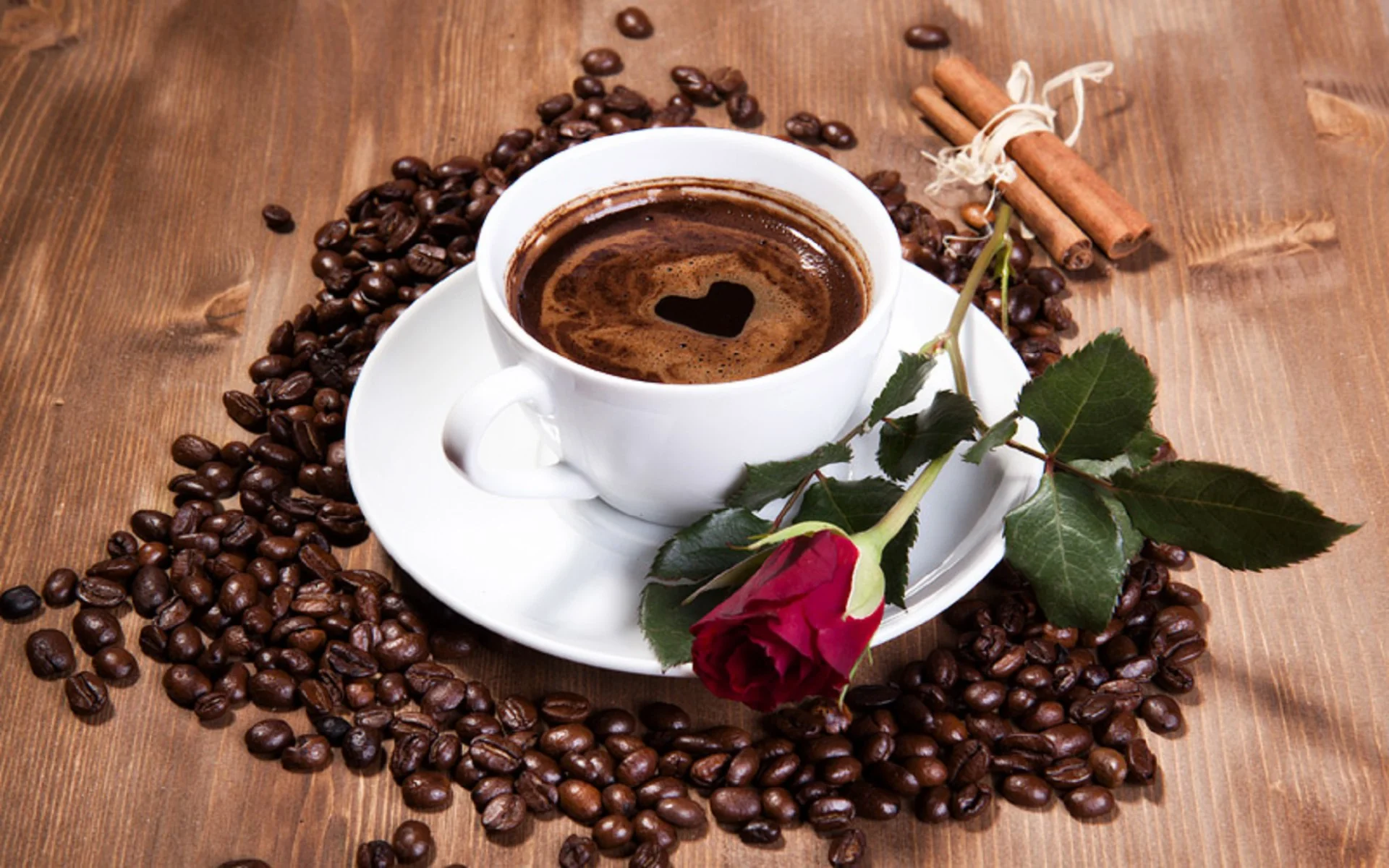 Food___Drinks_Black_coffee_with_foam_041501_.webp