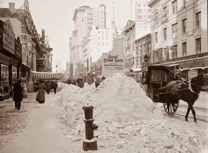 Фотография ньюйоркского Бродвея, сделанная в 1905 году — огромны.jpg