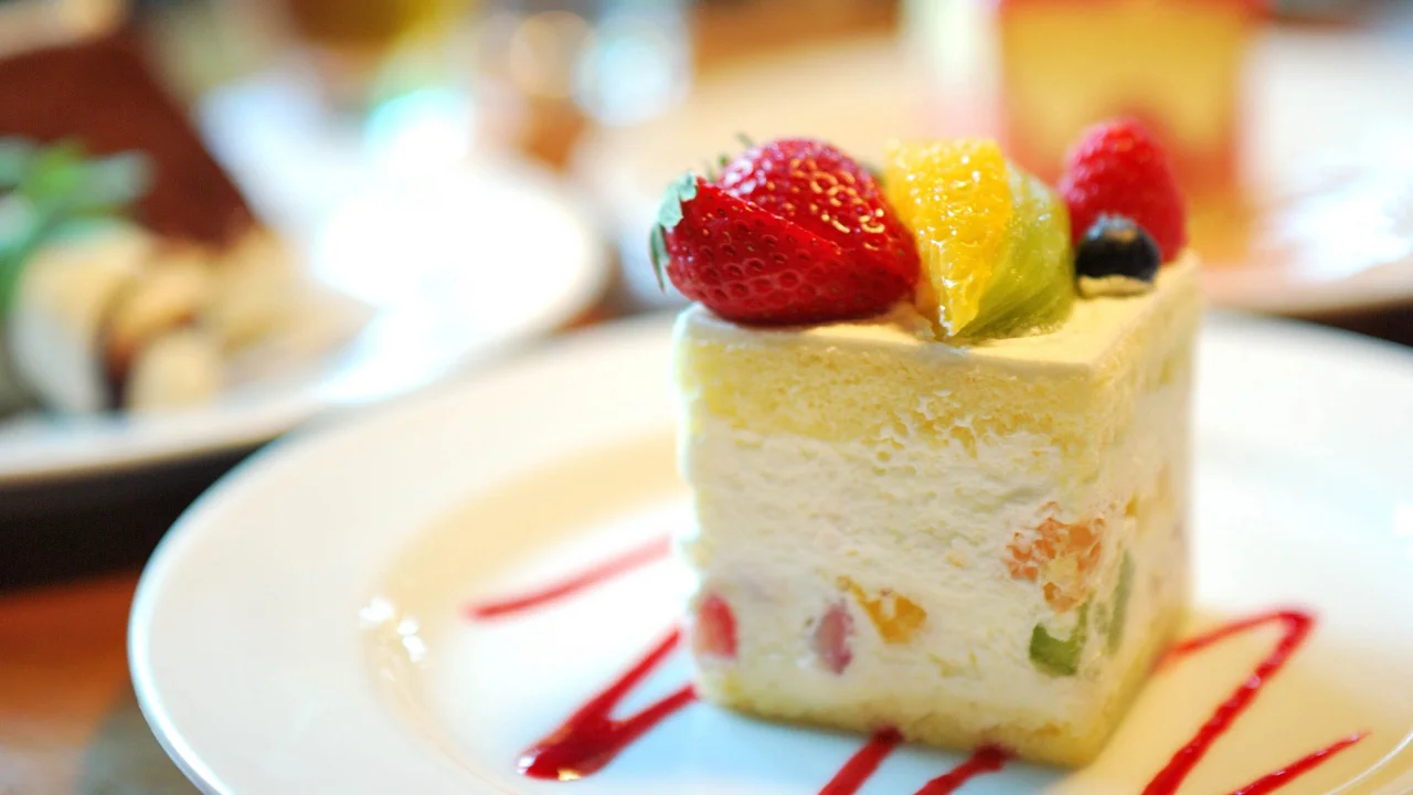Fruit panna cotta cake Wallpapers HD 1280x720.webp