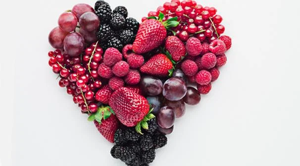 фрукты сердце.webp