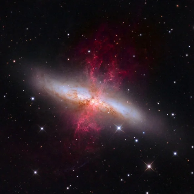 Галактика со вспышкой звездообразования..webp