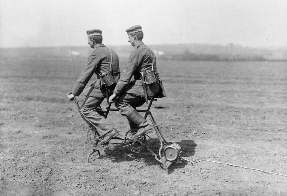 German-soldiers-generating-electricity-for-communications-and-light.jpg