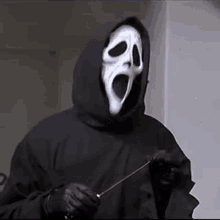 ghostface-scary-movie.gif