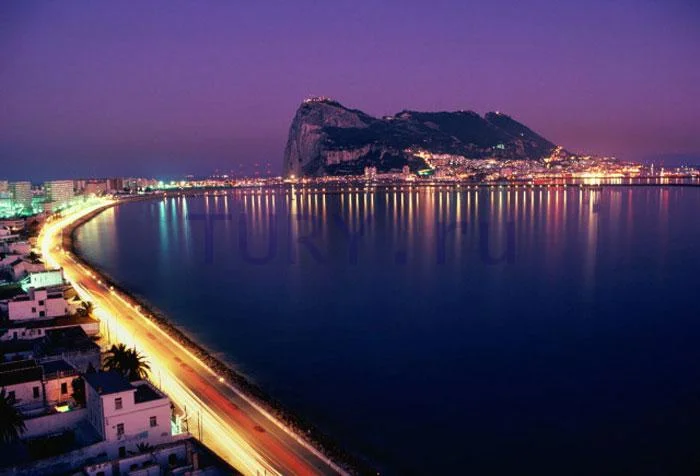 гибралтар ночью.webp