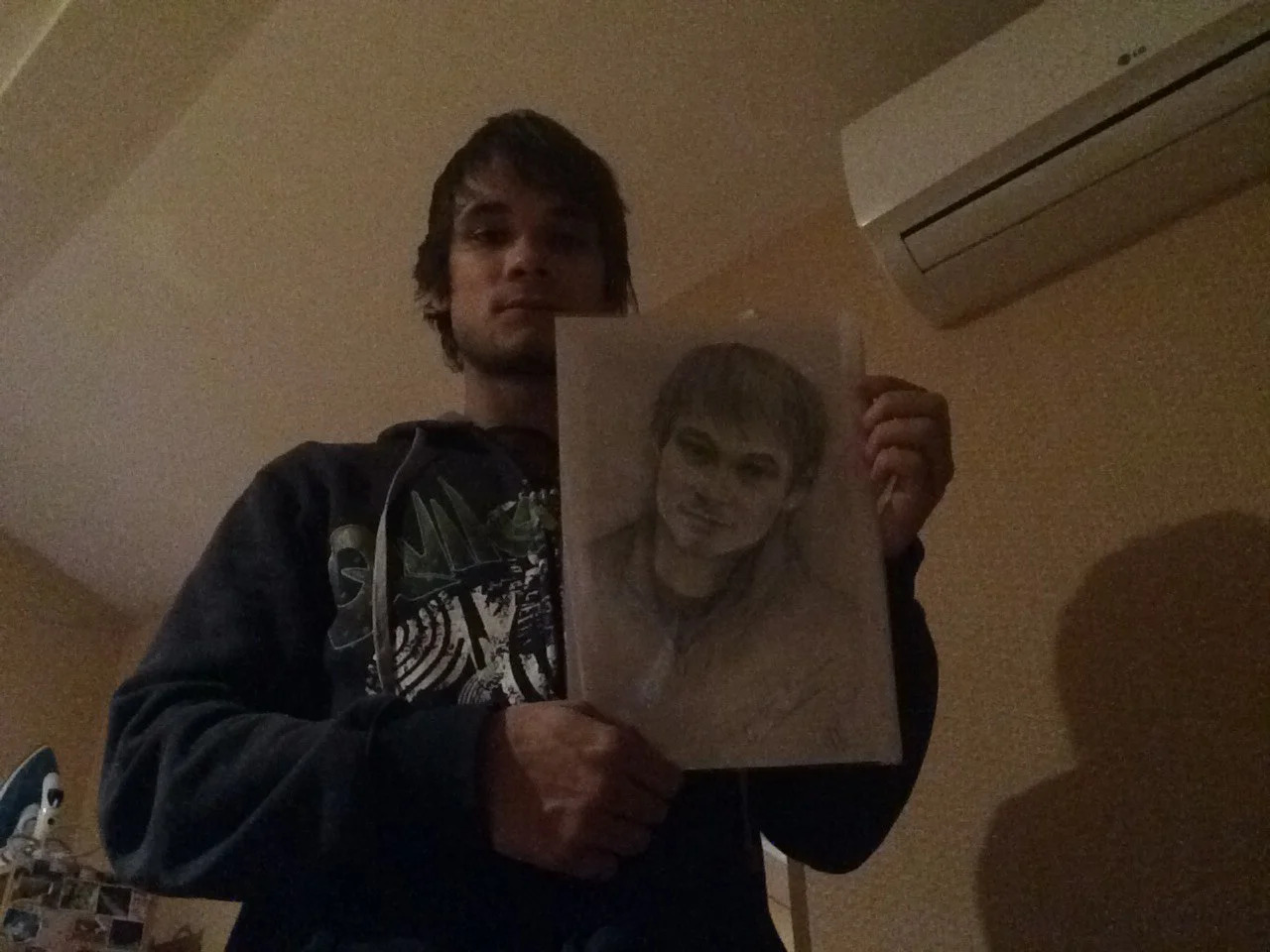 Гоша и портрет.webp