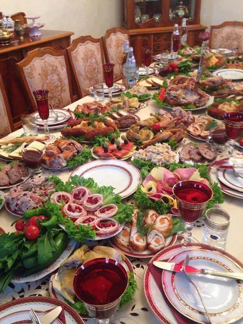 грузинский стол.webp