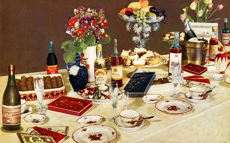 holiday-table-1.webp