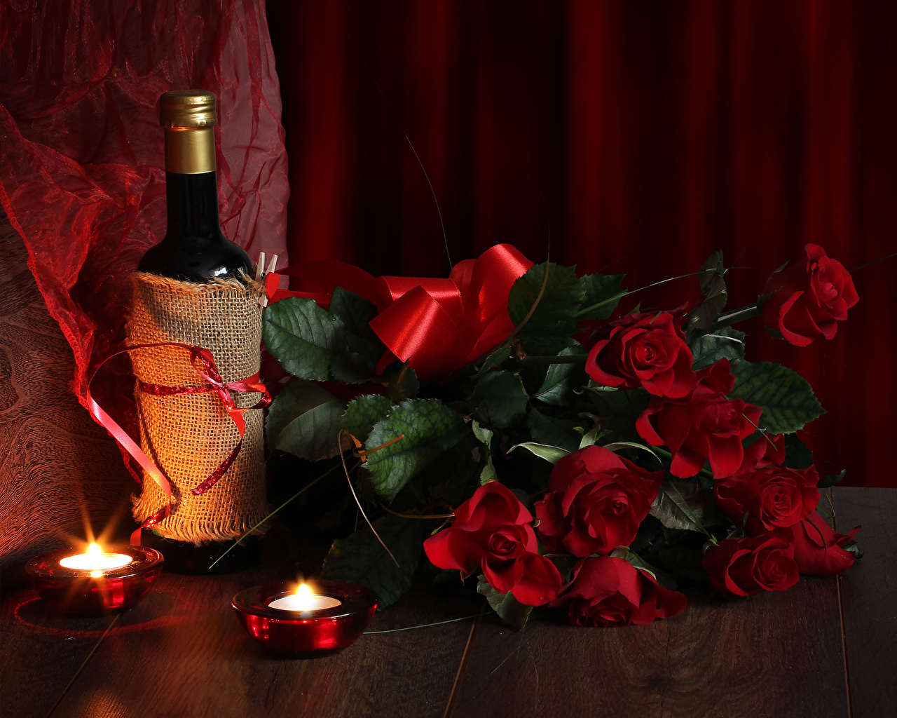 Holidays_March_8_Bouquets_Roses_Wine_Candles_Red_515954_1280x1024.jpg