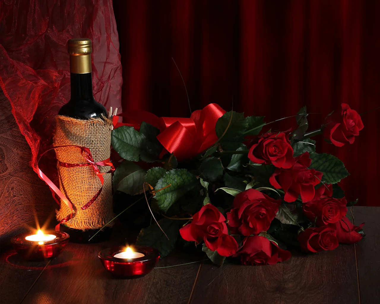 Holidays_March_8_Bouquets_Roses_Wine_Candles_Red_515954_1280x1024.webp