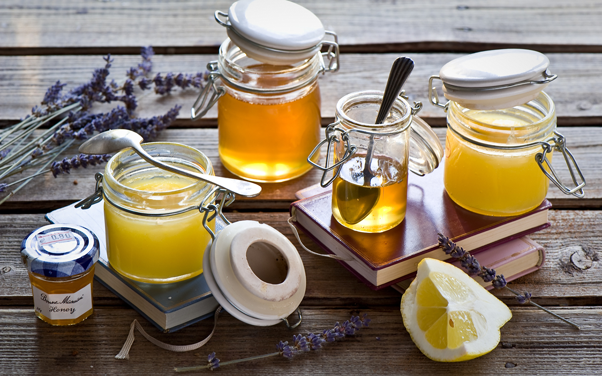 Honey_Lemons_Spoon_Jar_471443_1920x1200.jpg