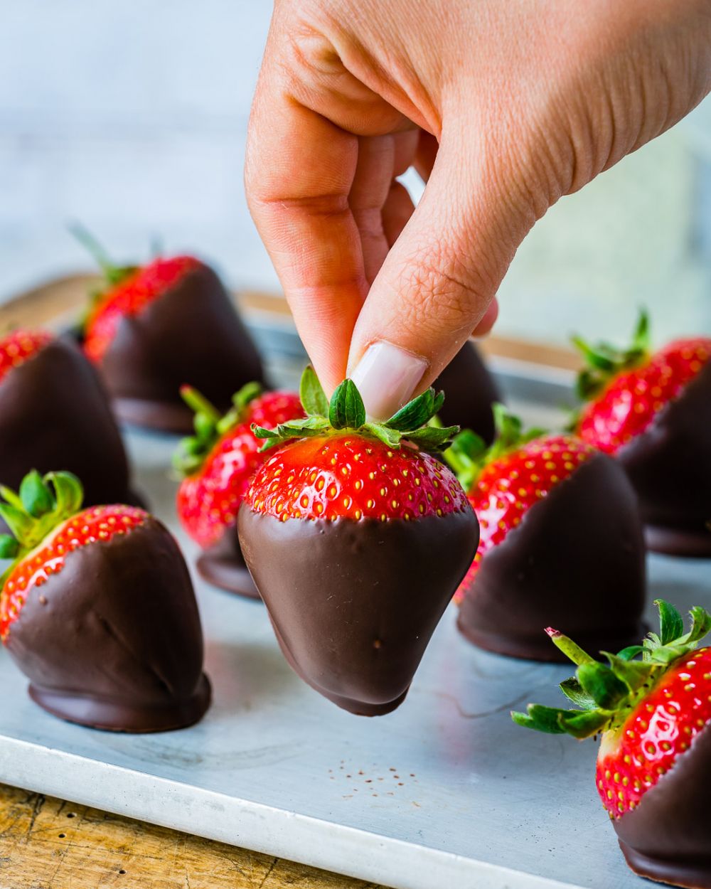 how-to-make-chocolate-covered-strawberries-easy-16-8d390a7fe5c6d3c0de01c12c783d48f2.jpg