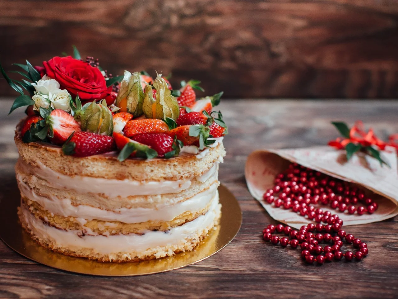 iagody-tort-desert-berries-cake-dessert.webp