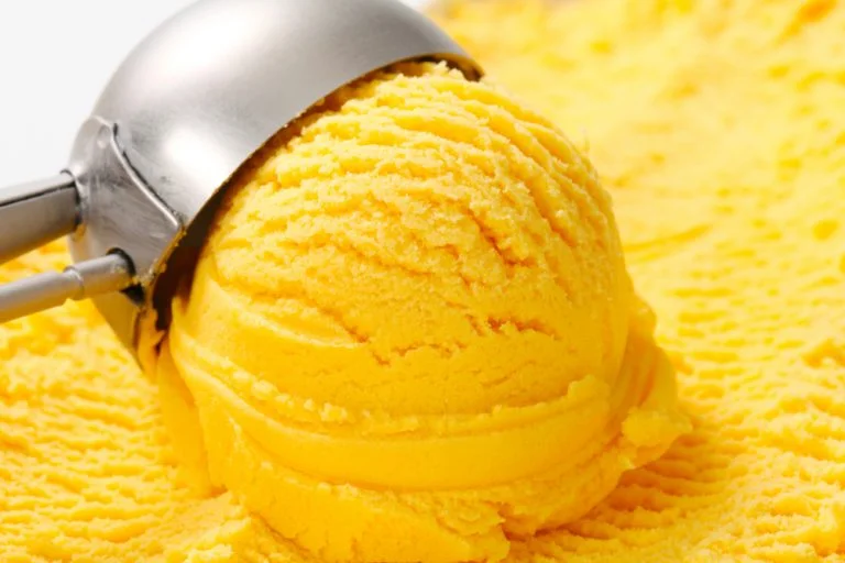 Ice-Cream-Maker-Paleo-Banana-Ice-Cream-1-768x512.webp