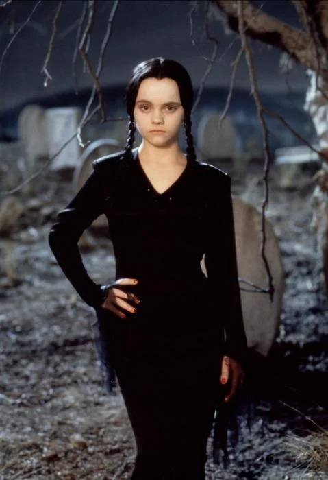 img_how_to_make_a_wednesday_addams_costume_8854_600.jpg
