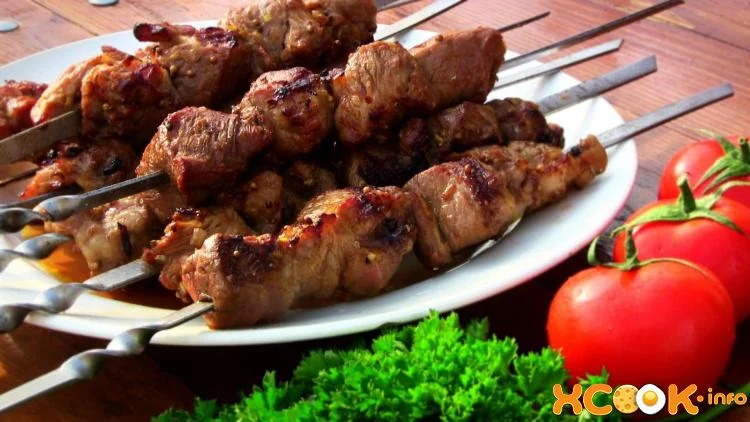Kak-zamarinovat-shashlyk-iz-svininy.webp