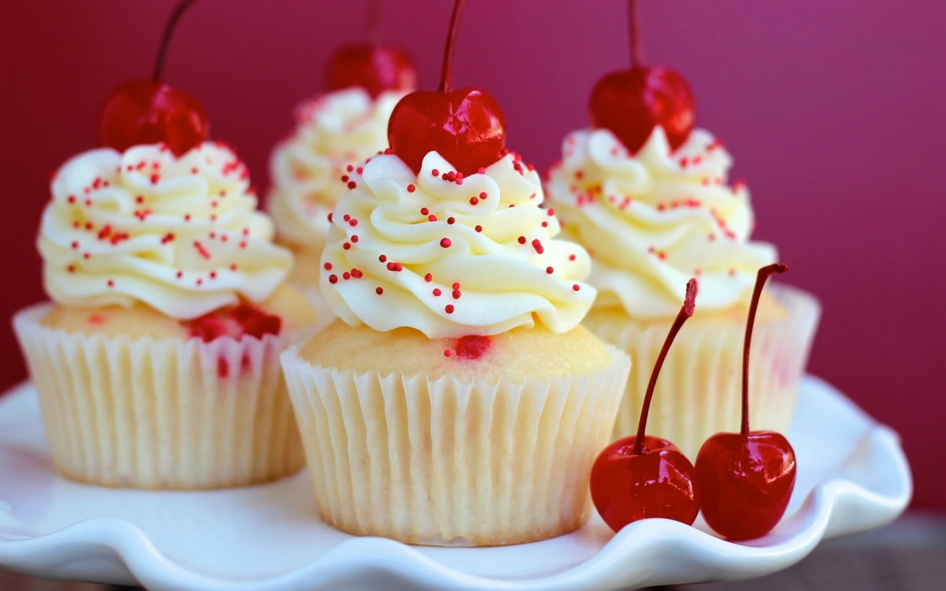 keksy_desert_vishnya_104935_1920x1200 (1).webp