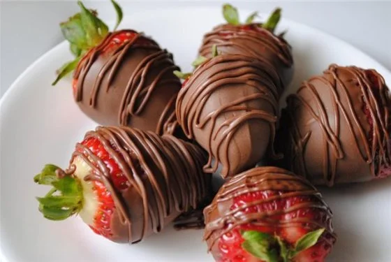 Клубника-в-шоколаде-2.webp