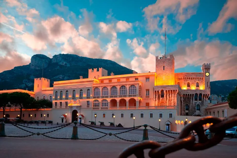 Knyazheskiy-dvorets-Monako.webp