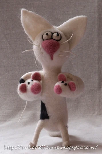 кот и белые мыши1.webp