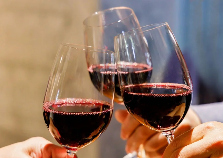 Красное-вино-польза-и-вред.webp