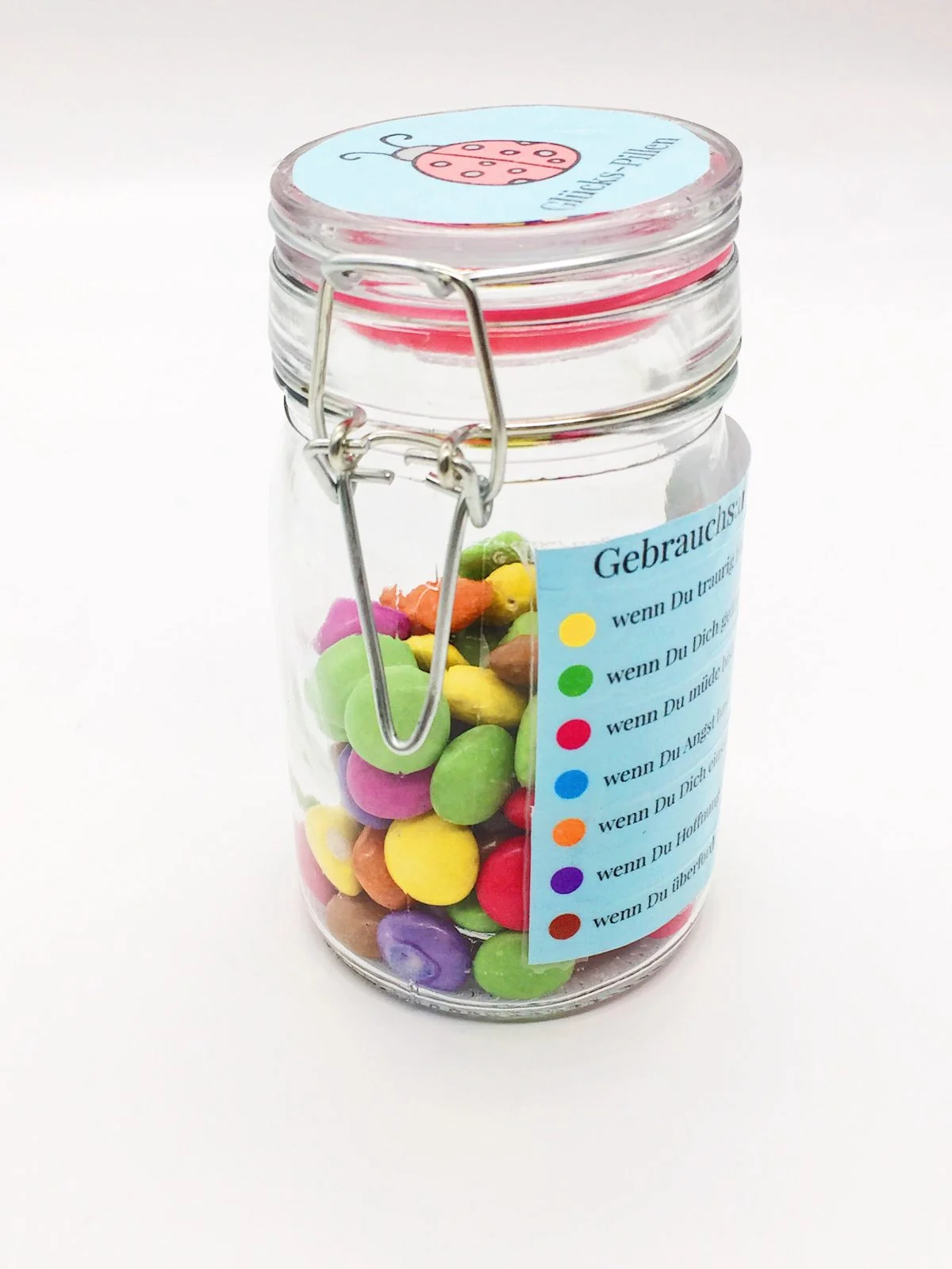 kreative-geschenke-smarties-als-glueckspillen-im-glas.webp