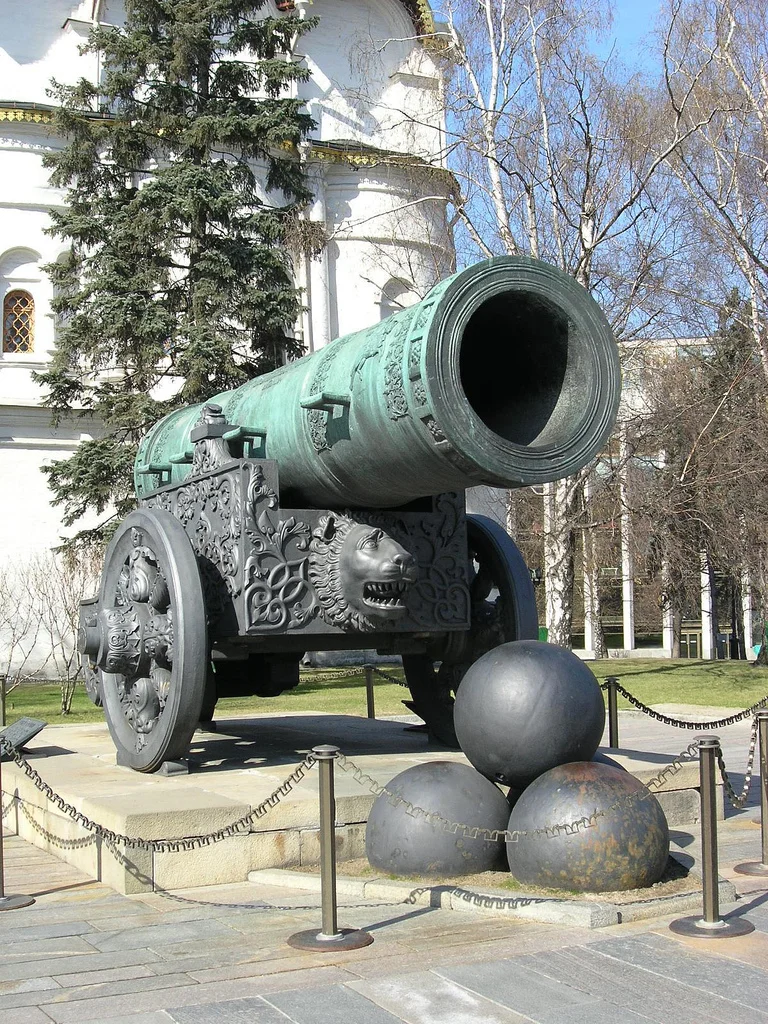 Кремль,_царь-пушка,_Москва.webp