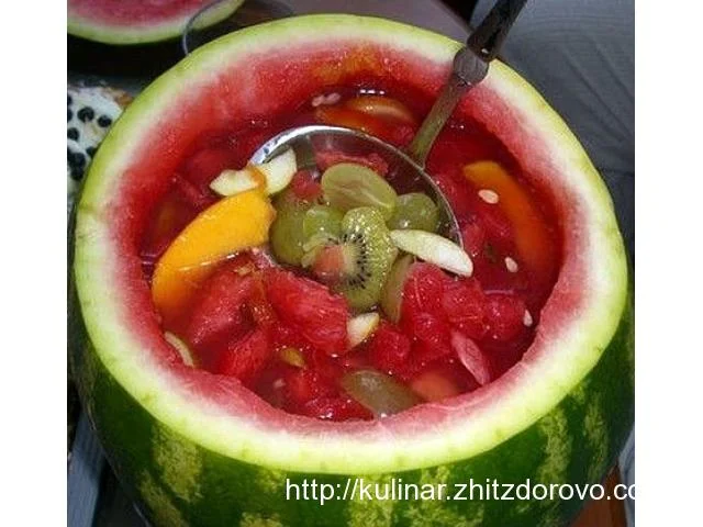 Крюшон в арбузе.webp